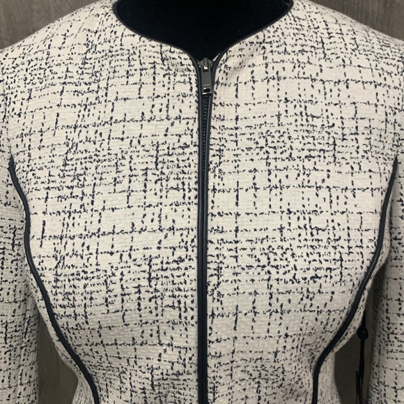 DKNY Donna Karen New York White With Black Stitching Blazer Jacket Women's XXS - Picture 2 of 14